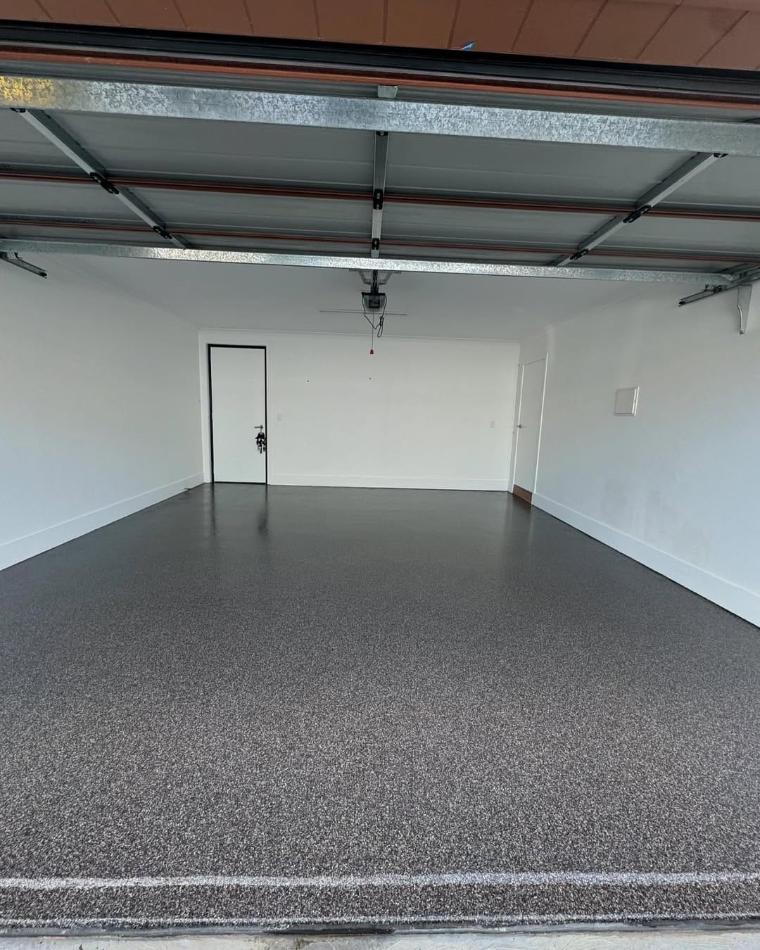 Epoxy flooring project photo 38