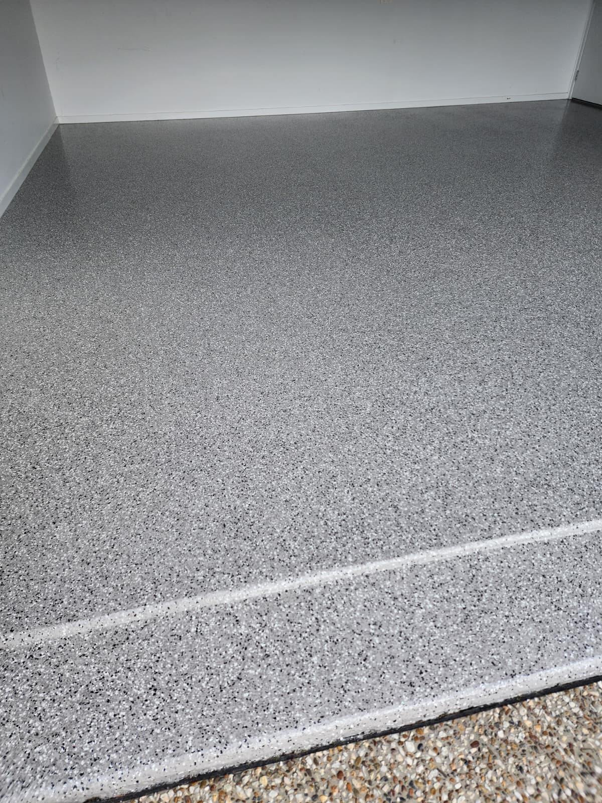 Epoxy flooring project photo 18