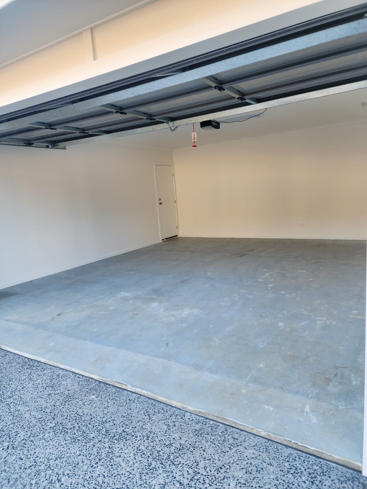 Epoxy flooring project photo 27