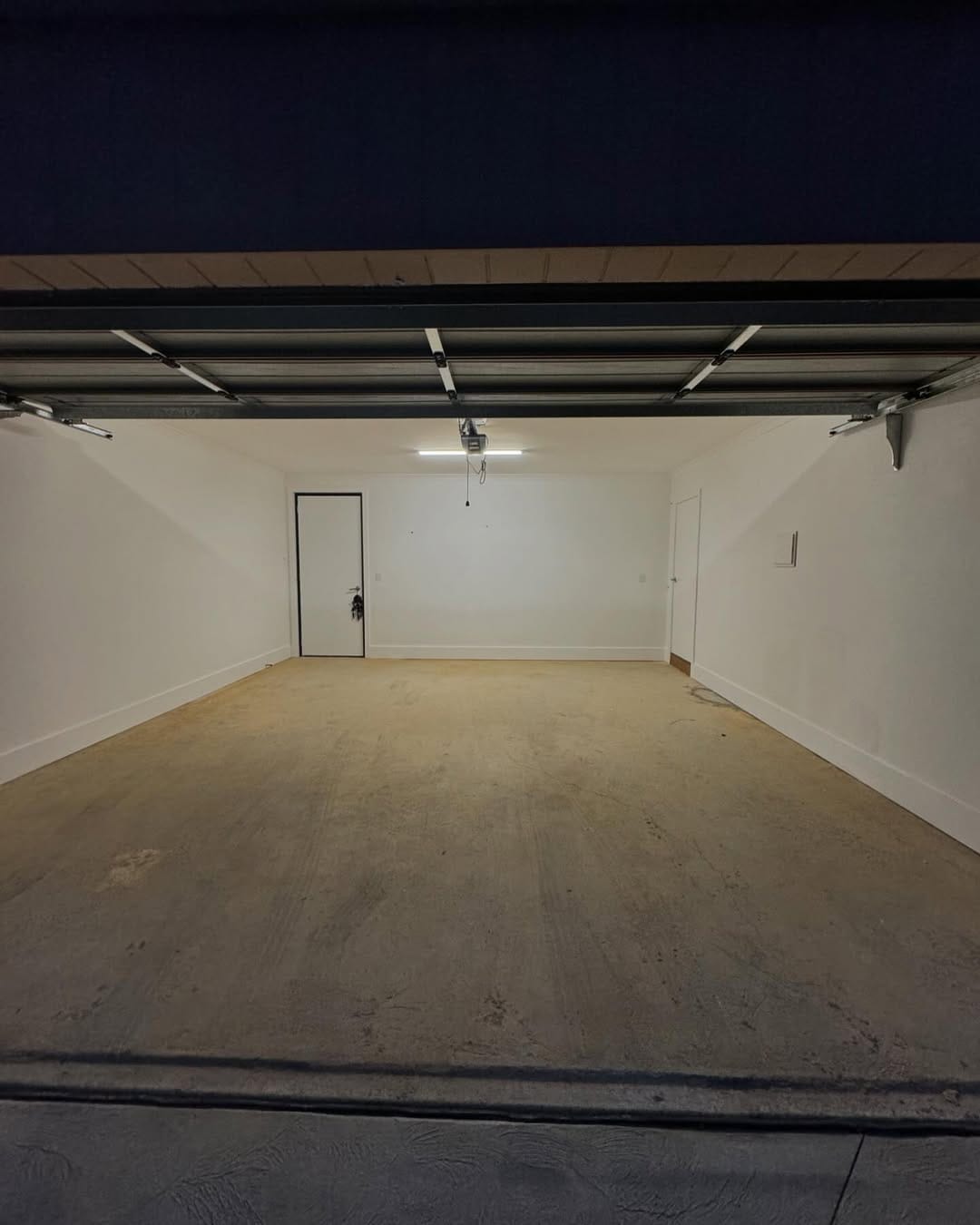 Epoxy flooring project photo 37