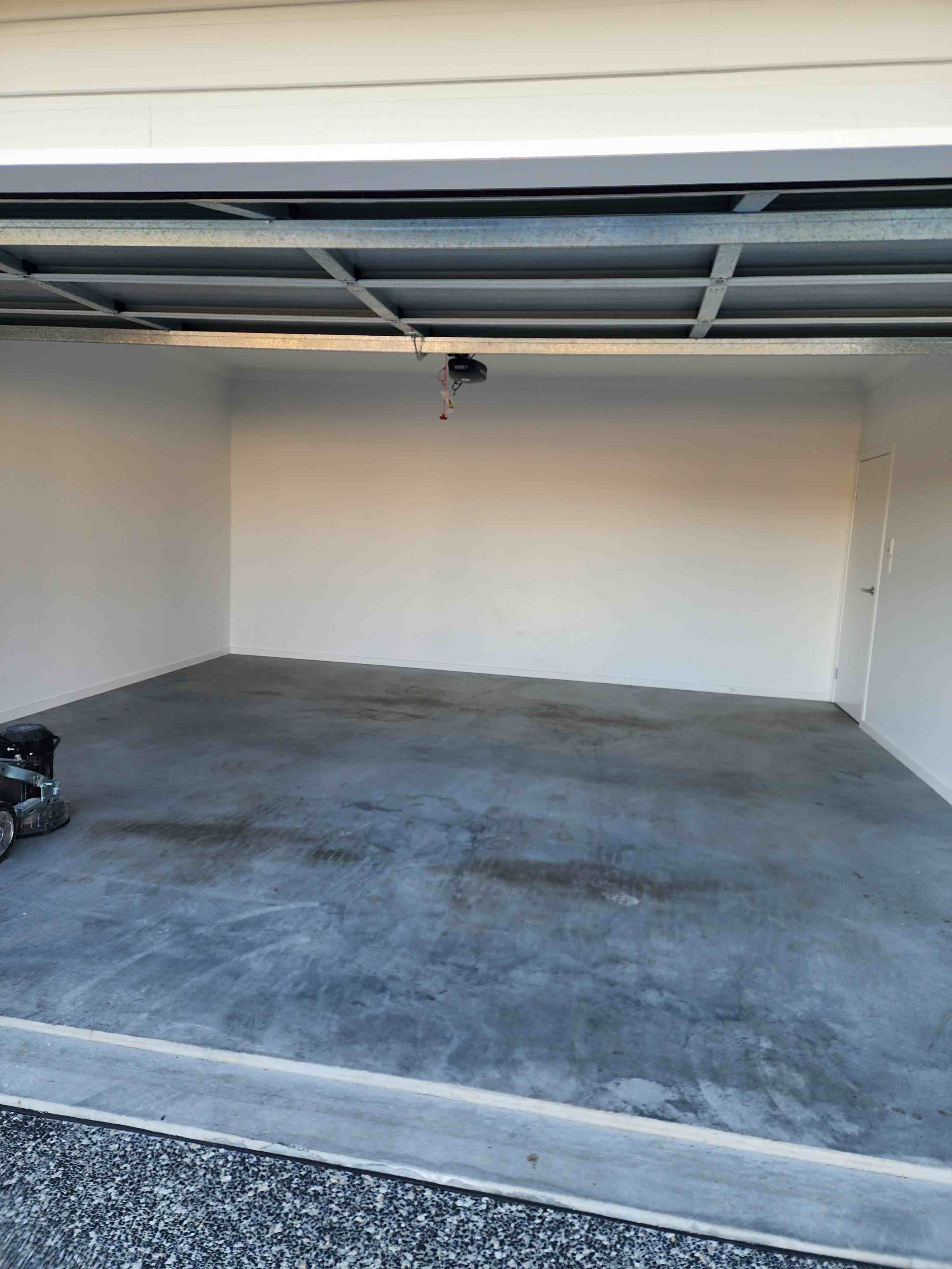 Epoxy flooring project photo 9