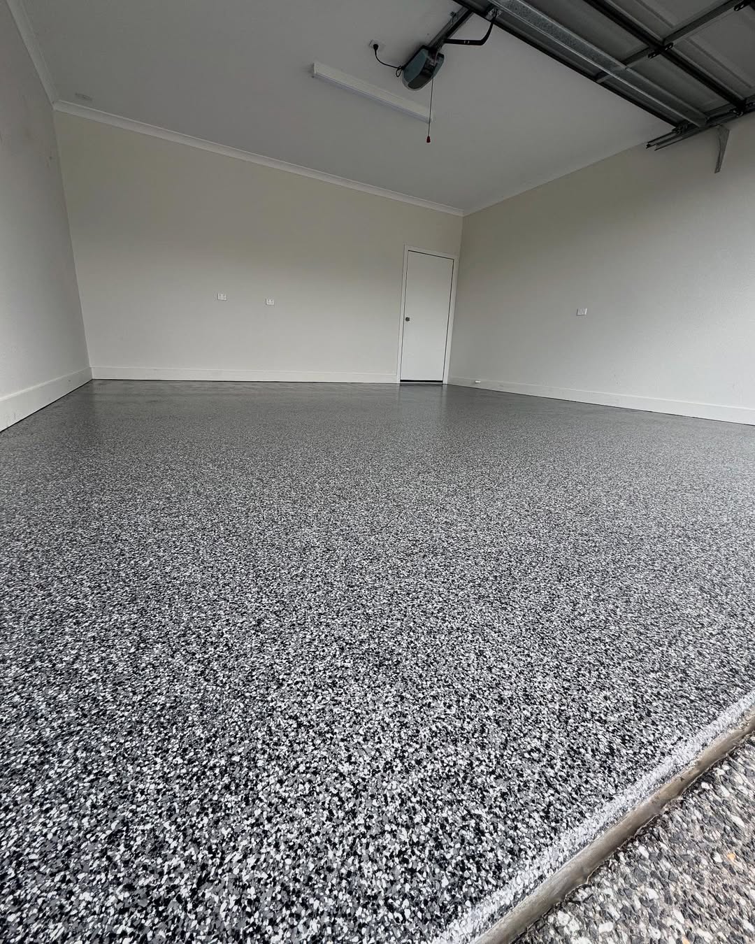 Epoxy flooring project photo 35